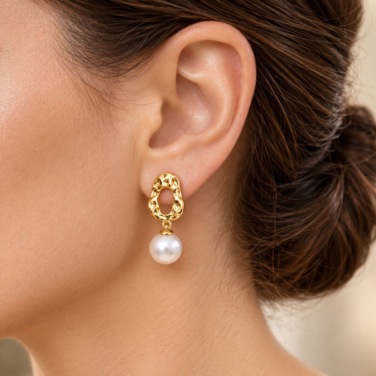White Freshwater Pearl & Earrings